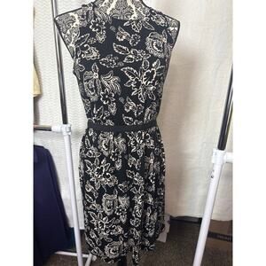 BN #19  LOFT Black & Cream Floral Sleeveless Belted Dress - Size Small